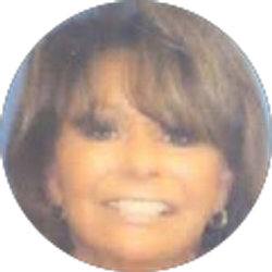 Profile photo of Roxanne Bays