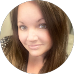 Profile photo of Ashley Stapleton