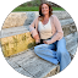 Profile photo of Jennifer Burns
