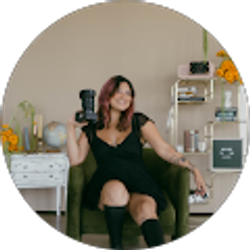 Profile photo of Yaz Raymond