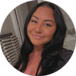 Profile photo of Alyssa Robertson