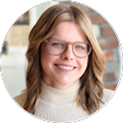 Profile photo of Julie Dahlhausen