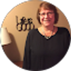 Profile photo of Laurie Raymond