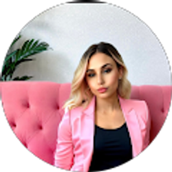 Profile photo of Chloe Shaw