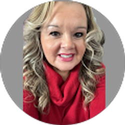 Profile photo of Christina Santos