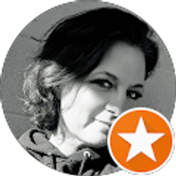 Profile photo of Kelly Jones