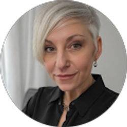 Profile photo of Jenn Rittenhouse