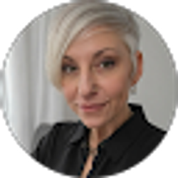 Profile photo of Jenn Rittenhouse