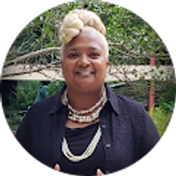 Profile photo of Lisa Hollis