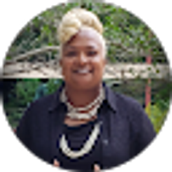 Profile photo of Lisa Hollis