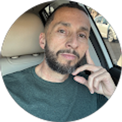 Profile photo of Eloy Bueno