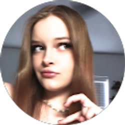 Profile photo of Lily Thomas