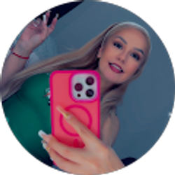 Profile photo of Mia Luna