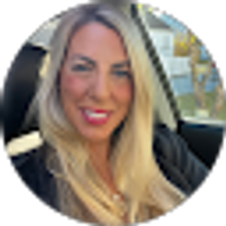 Profile photo of Kristen Caddell