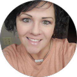 Profile photo of Laura Heien