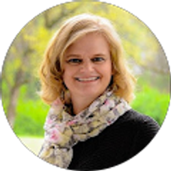Profile photo of Lynn Talbott