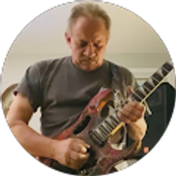 Profile photo of alienaxe