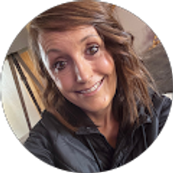 Profile photo of Kelly Roberts