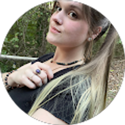 Profile photo of Gabby Lee