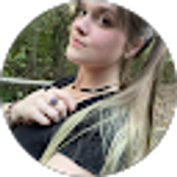 Profile photo of Gabby Lee
