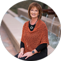 Profile photo of Paula MacRae