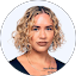 Profile photo of Julianne Fernandez