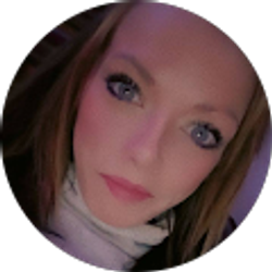 Profile photo of Julianna Tomago
