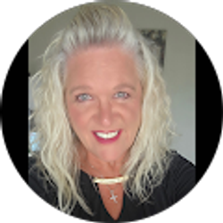 Profile photo of Anna Scott