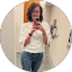 Profile photo of Zoe Harden