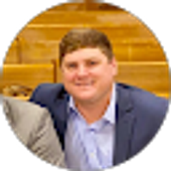 Profile photo of Derek Arnold