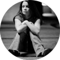 Profile photo of Michelle Leslie