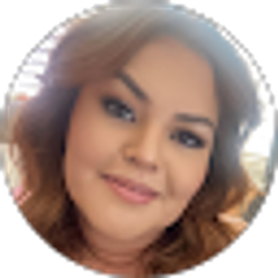 Profile photo of Claudia Robledo