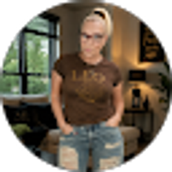 Profile photo of Lynne Jolliffe