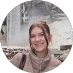 Profile photo of leah erdmann