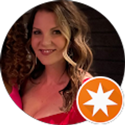 Profile photo of Lindsay T