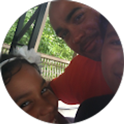 Profile photo of Elias Nieves