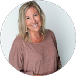 Profile photo of Lindsay Bullard