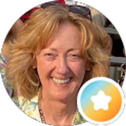 Profile photo of Suzanne Hunt
