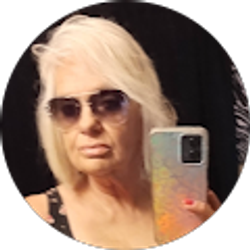 Profile photo of Julie