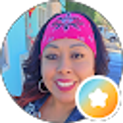 Profile photo of LAURA LAZARO