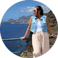 Profile photo of Larissa Amaral