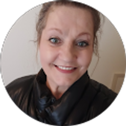 Profile photo of Leslie Blackwell