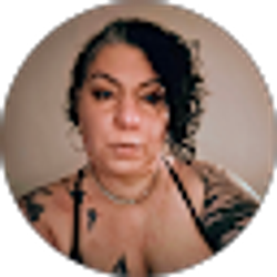 Profile photo of Izzi