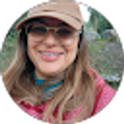 Profile photo of Kenia Flores