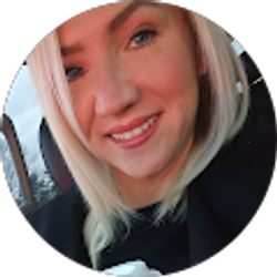 Profile photo of Amanda