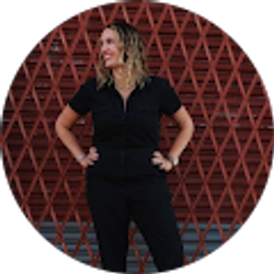 Profile photo of Aimee Saari