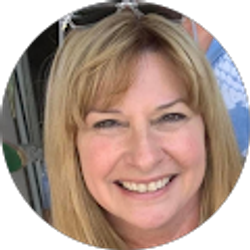 Profile photo of Michelle Pinelli