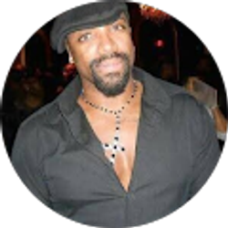 Profile photo of L' Renzo