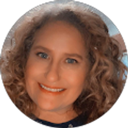 Profile photo of Leslie Babik