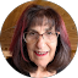 Profile photo of Julia Lederman